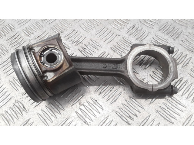 Píst B774, 939A1000   Alfa Romeo 159  pro naftový motor 1.9 939A1000 