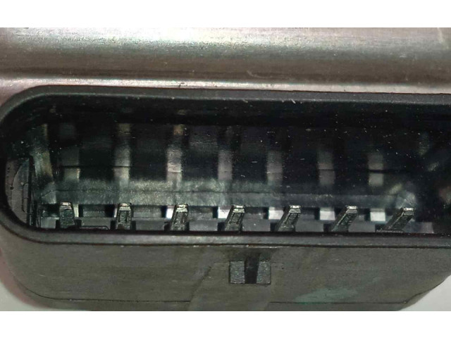 Блок управления 8892136175, P8892136175   Lynk & co 01