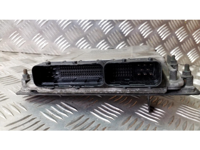 Блок управления двигателя 0281012999, P05094800AC   Chrysler Voyager