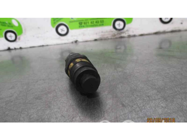 Vstřikovač 002EU03, LUCAS   Hyundai H-100  pro naftový motor 2.5 D 4BH 