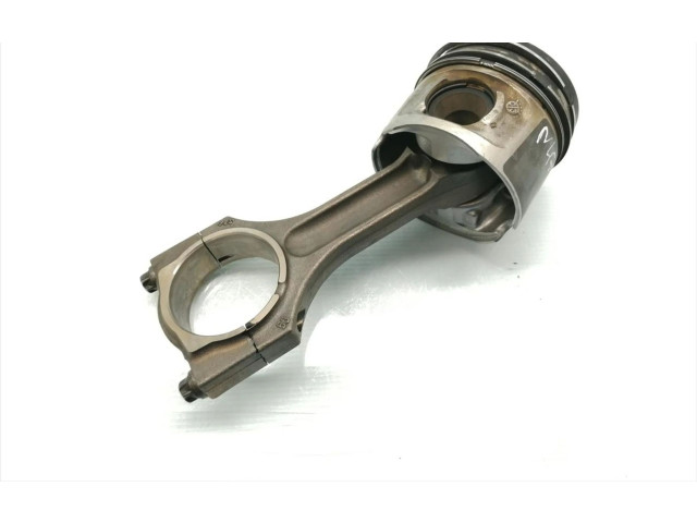 Píst    BMW 1 F20 F21  pro naftový motor 2.0  120d