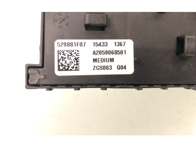   Pojistková skříňka A2059068501, A2059068501   Mercedes-Benz C W205 2016