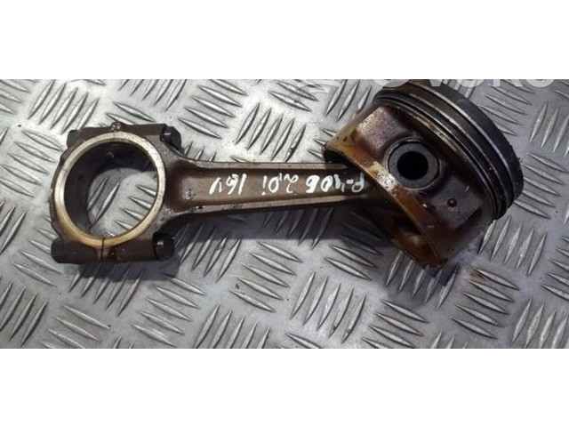 Píst    Peugeot 406     