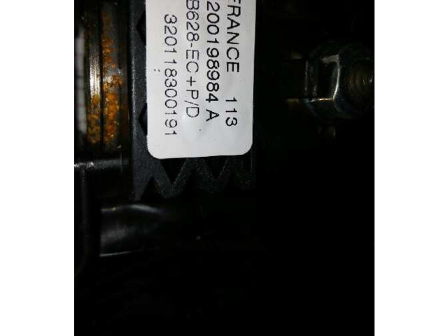 Подушка безопасности водителя 8200198984   Renault Espace III