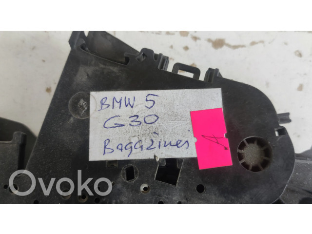 Zámek zadních dveří C33550100   BMW 5 G30 G31 2019