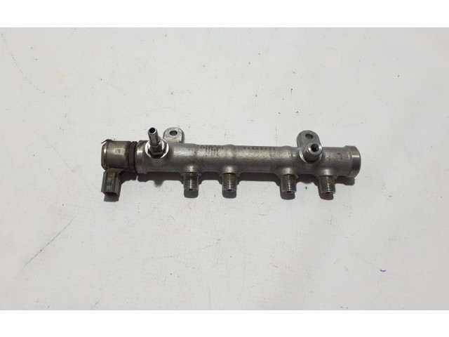 Vstřikovací lišta 31432834   Volvo V60    D 4204 T8 