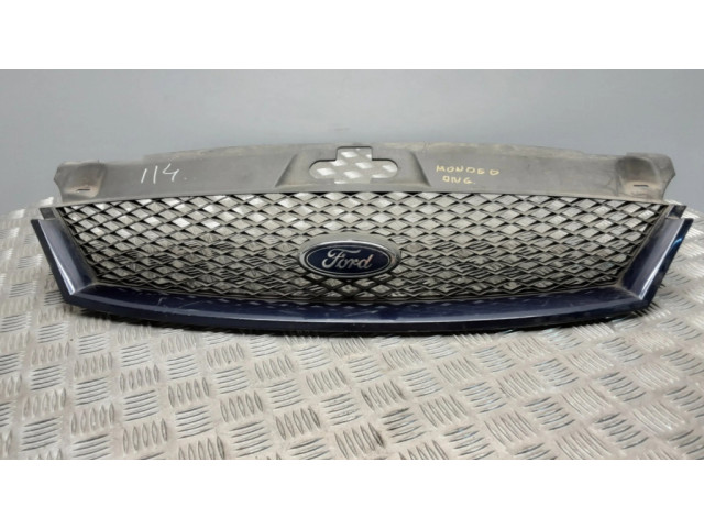 Передняя решётка Ford Mondeo Mk III 2000-2007 года 1S7X8A100      