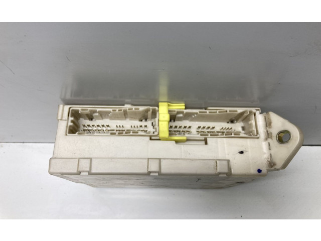 Блок предохранителей  8273030271, 82730-30271   Lexus GS 300 350 430 450H    