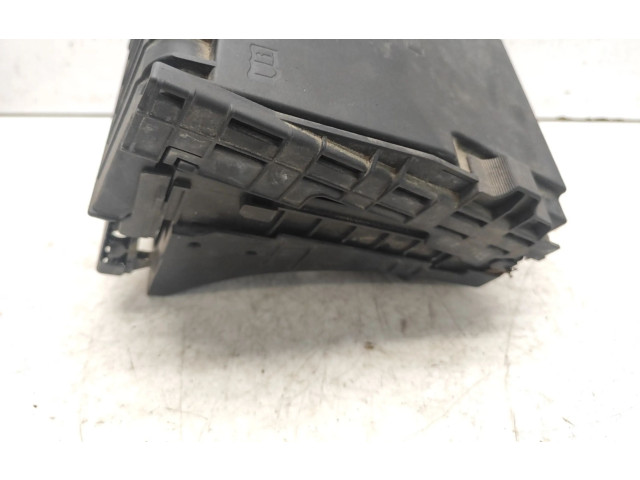 Блок предохранителей  1K0937629A, 1K0937132F   Volkswagen Golf Plus    