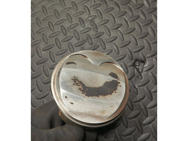 Píst 7838623   BMW M5    S85 B50AA 