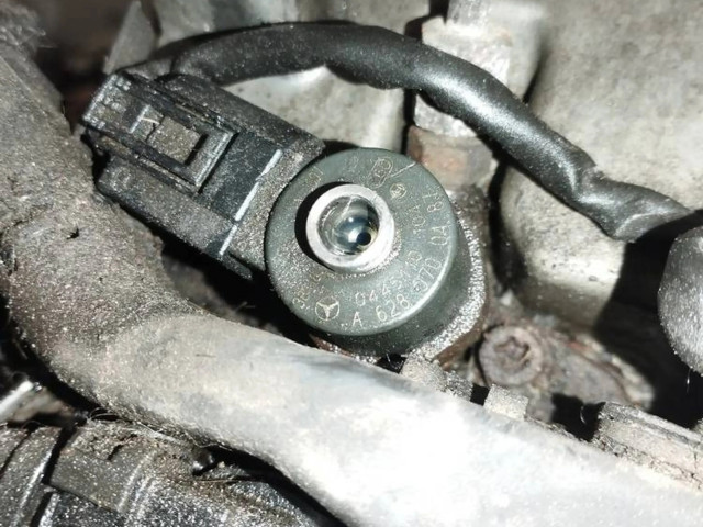 Vstřikovač 0445110104   Mercedes-Benz ML W163  pro naftový motor 4.0  