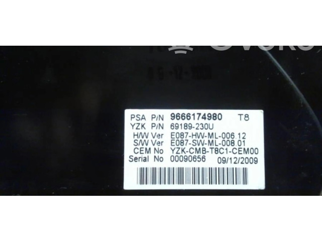 Přístrojová deska  Peugeot 5008 2010 9810462780, 9810462780  