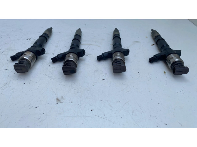 Комплект форсунок 2367030100    Toyota Hilux (AN10, AN20, AN30) для дизельного двигателя  2.5