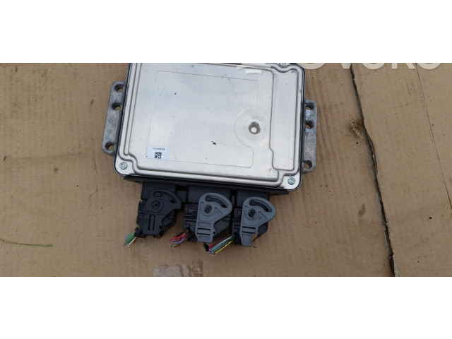 Блок управления двигателем ECU    Peugeot Partner