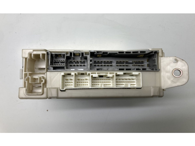 Блок предохранителей  8273030271, 82730-30271   Lexus GS 300 350 430 450H    