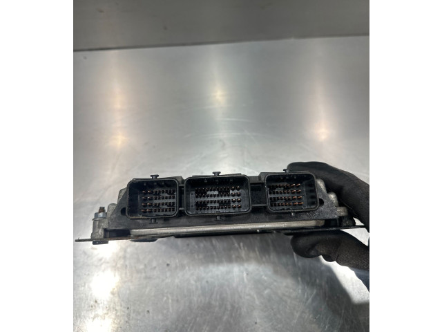 Блок управления двигателя 0281013329, 9666975480   Peugeot Partner