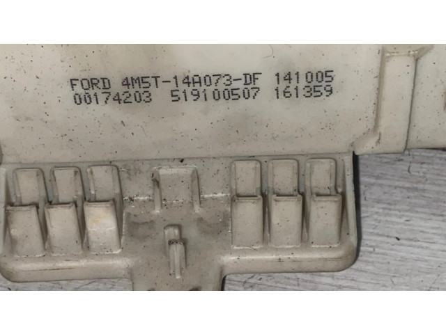 Блок предохранителей  4M5T14A073DF, 519100507   Ford Focus C-MAX    