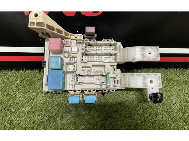   Pojistková skříňka 8273052700, 8273052700   Toyota Yaris 2009