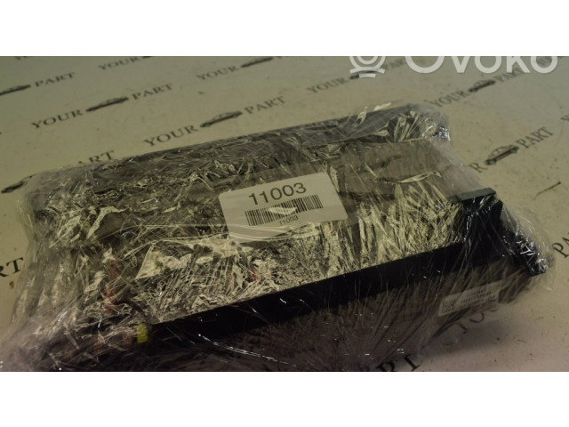 Блок предохранителей 9210863   BMW X3 F25    