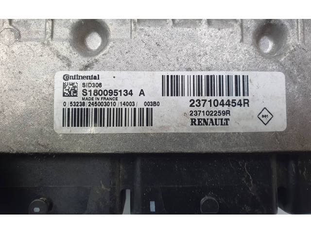 Řídící jednotka 237104545R   Dacia Duster 2014