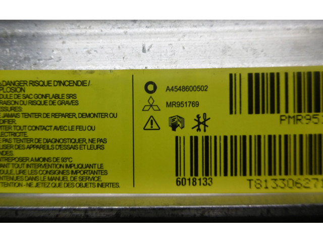 Подушка безопасности пассажира MR951769   Mitsubishi Colt