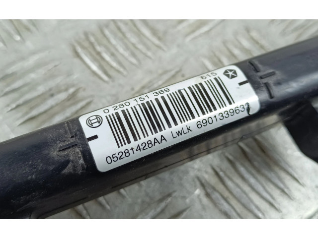Vstřikovací lišta 05281428AA   Jeep Grand Cherokee WL     