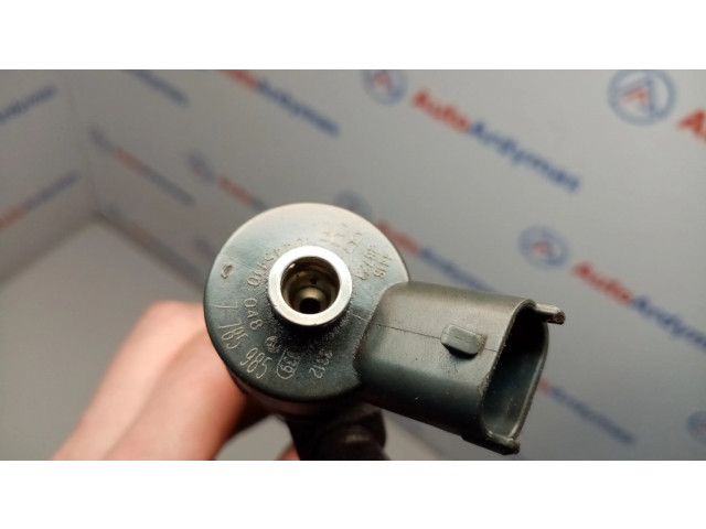 Vstřikovač 7785985, 13537785985   BMW 5 E39  pro naftový motor 2.5 M57 