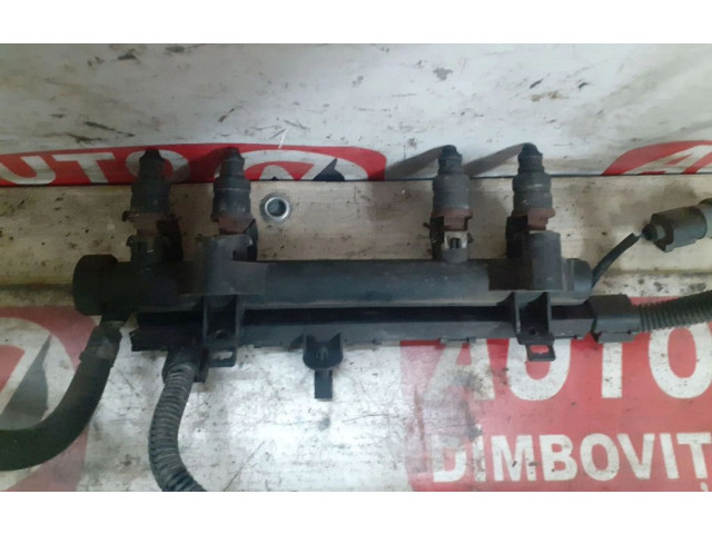 Vstřikovací lišta 047133319S   Skoda Fabia Mk1 (6Y)     