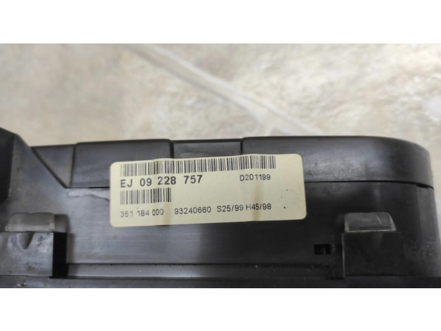 Přístrojová deska  Opel Zafira A 2000 EJ09228757, 93240660  