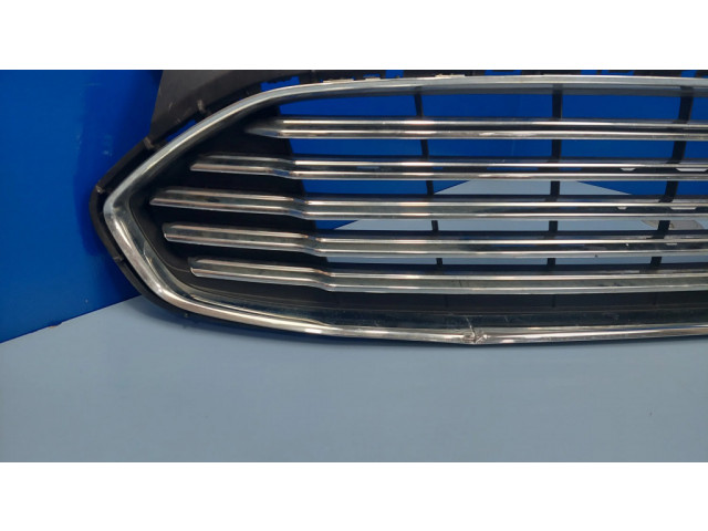 Верхняя решётка Ford Mondeo MK V 2014- года DS738150JW      