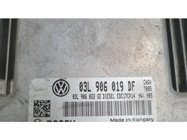 Řídící jednotka 03L906019DF, 03L906022GE   Seat Exeo (3R) 2010