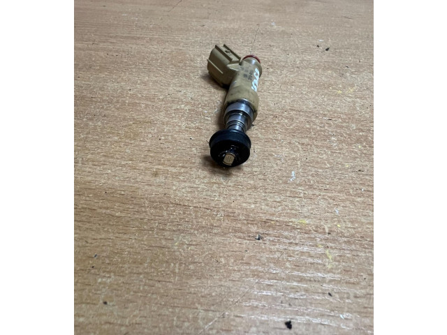 Vstřikovač 232500T030, F5353   Toyota Avensis T270     