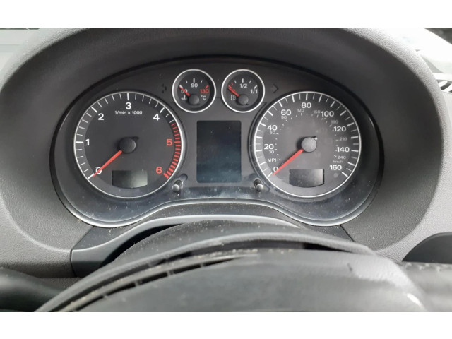 Přístrojová deska  Audi A3 S3 A3 Sportback 8P    