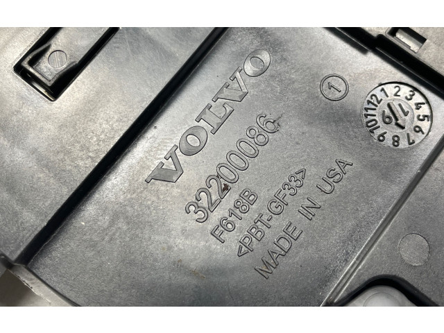   Pojistková skříňka 32200086, F618B   Volvo V60 2019