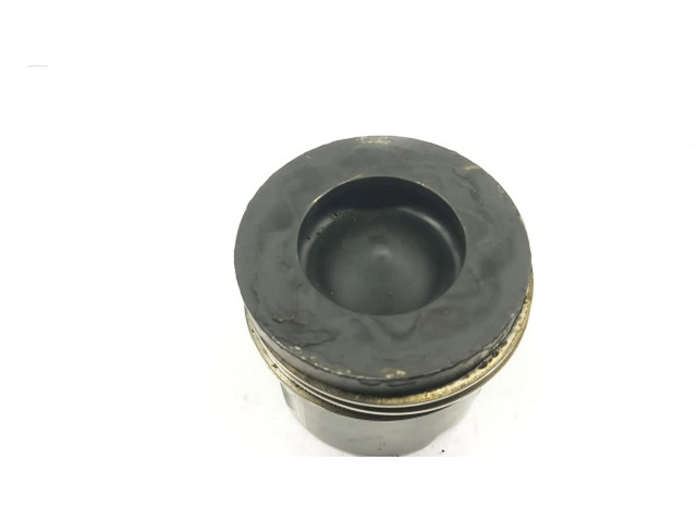 Píst 11257812585   BMW 5 F10 F11   3.0 N57D30A 
