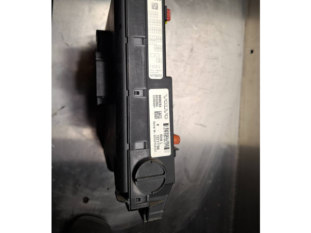   Pojistková skříňka 8688264, 04W364   Volvo S80 2004
