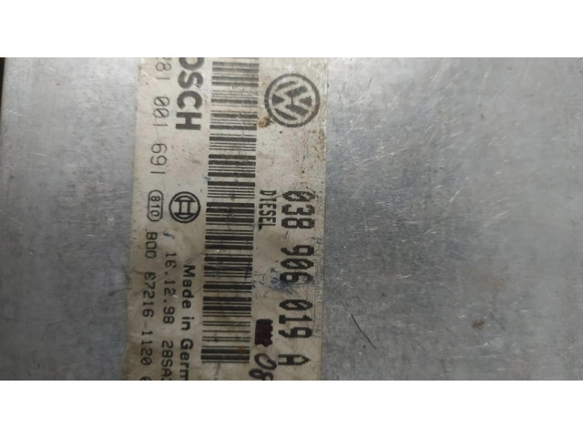 Řídící jednotka 038906019A, 28SA3887   Audi A4 S4 B5 8D 2000