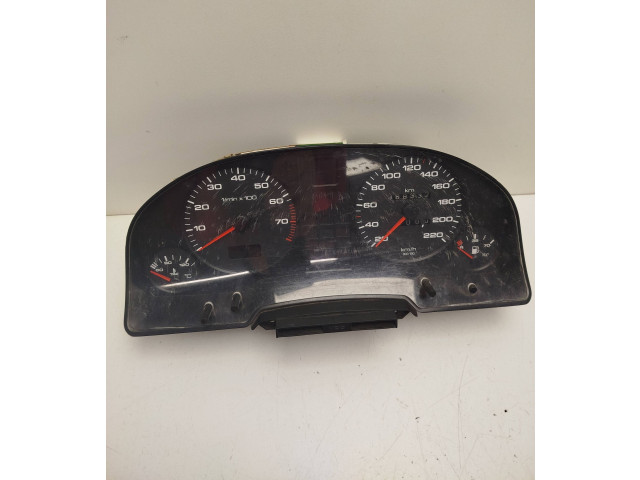 Přístrojová deska  Audi 80 90 B3 1991 893919033BB  