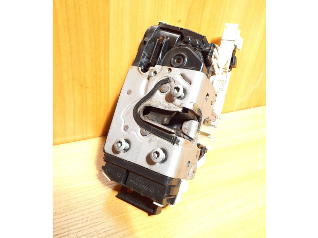 Замок багажника A9067401035    Volkswagen Crafter 2006 - 2016 года