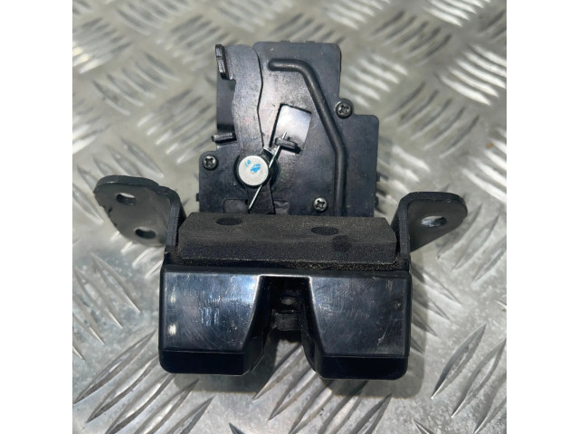 Замок багажника     Hyundai i30 2007-2012 года