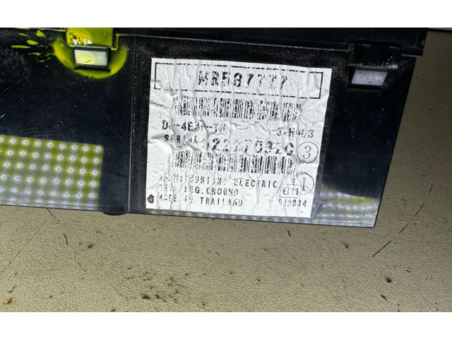 Дисплей    MR587777, N641J060   Mitsubishi Colt