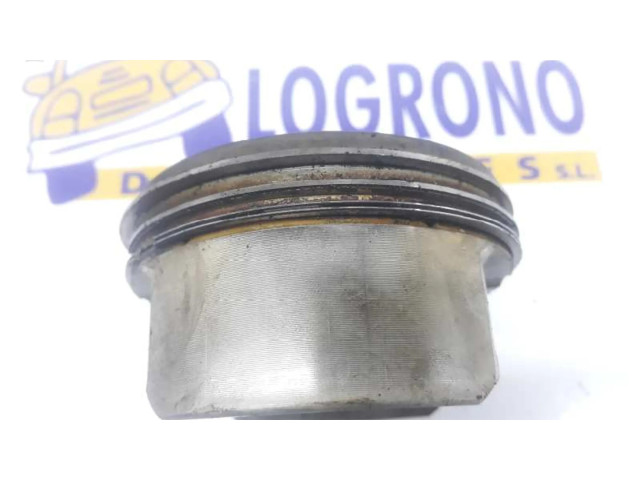 Píst 11257843748   BMW 5 E39   4.9  