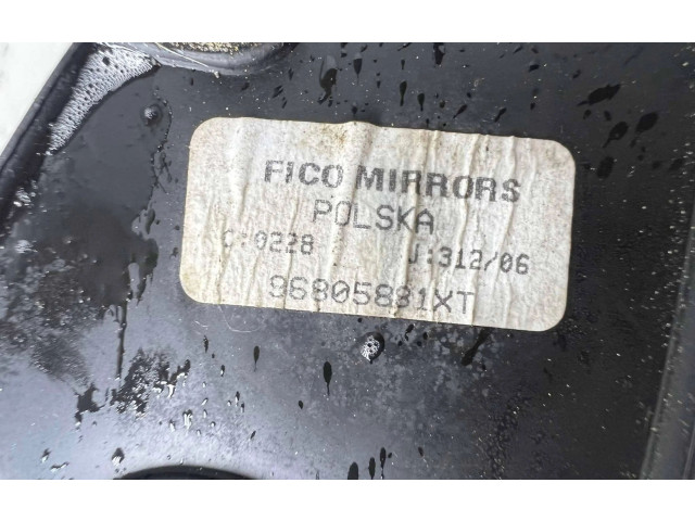 Zpětné zrcátko  Peugeot 207 2007  96805881XT, 00228  