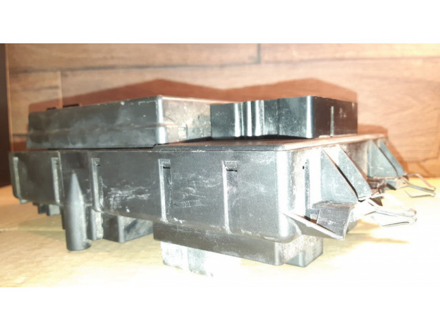   Pojistková skříňka TQH06203LAL1, P56038406AM   Jeep Cherokee 2000