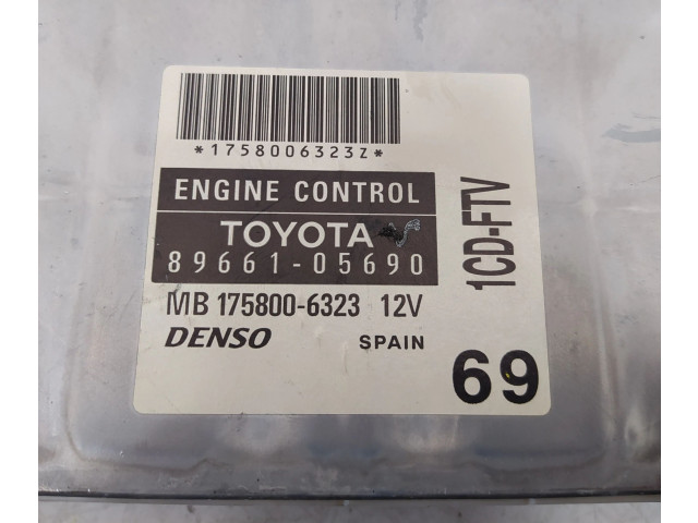 Řídící jednotka 8866105690, 1758006323   Toyota Avensis T220 2003