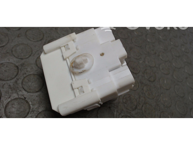 Блок предохранителей  MN108928   Mitsubishi Colt    