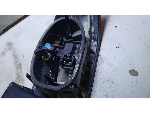 Světlo zadní  levé 8200002473   Renault Laguna II 2001