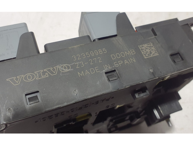  Pojistková skříňka 32359985   Volvo XC60 2022
