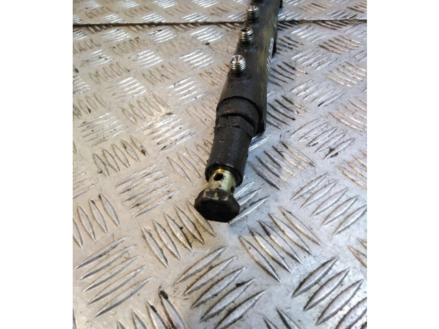 Vstřikovací lišta 8658252, 0445215010   Volvo V70     