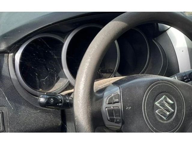 Панель приборов    Suzuki Grand Vitara I       